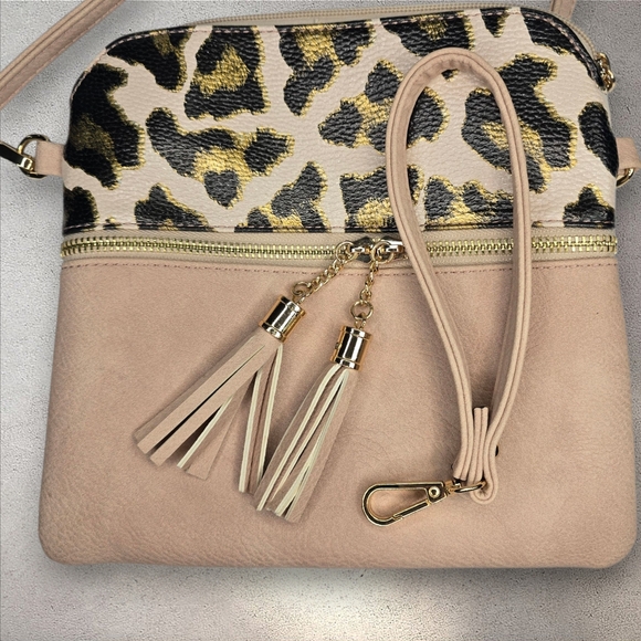 Jen & Co Tara Crossbody with Tassel Zippers And Wristlet Strap - Picture 9 of 10